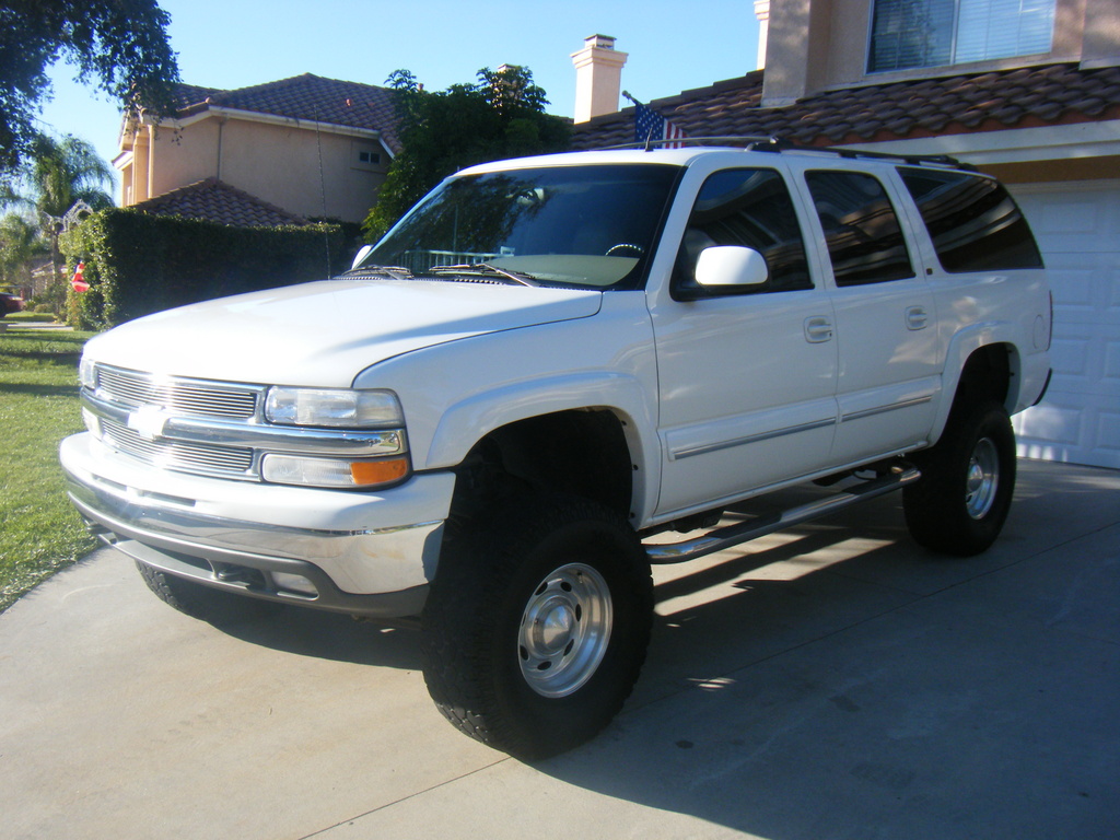 Chevrolet Suburban 2500