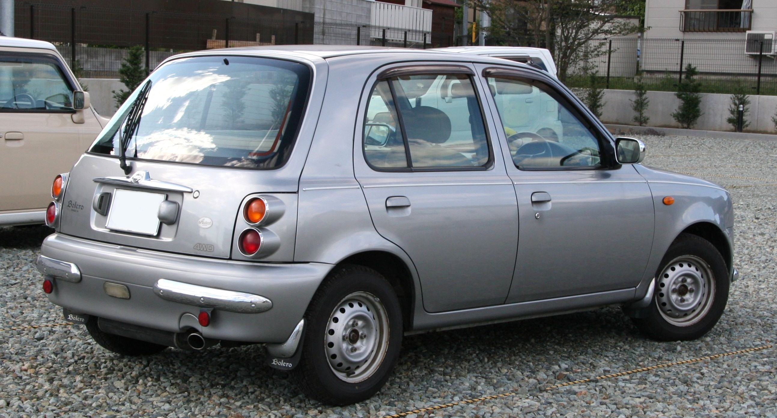 Nissan March Bolero