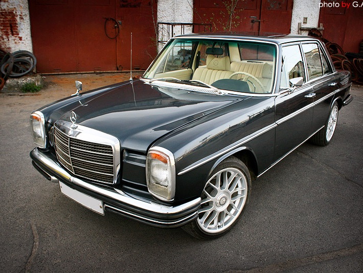 Mercedes-Benz W115