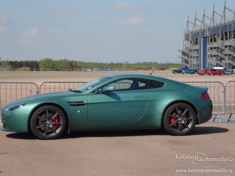 Aston Martin V8 Vantage 47