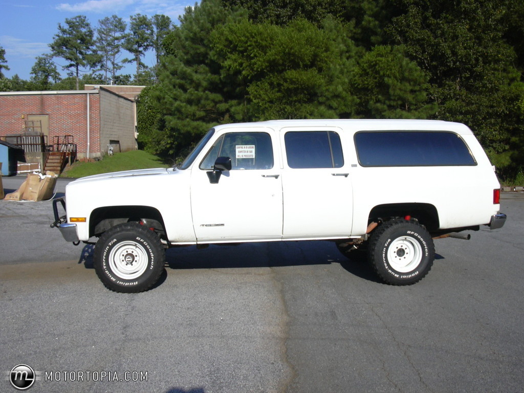 Chevrolet Suburban 2500 4x4