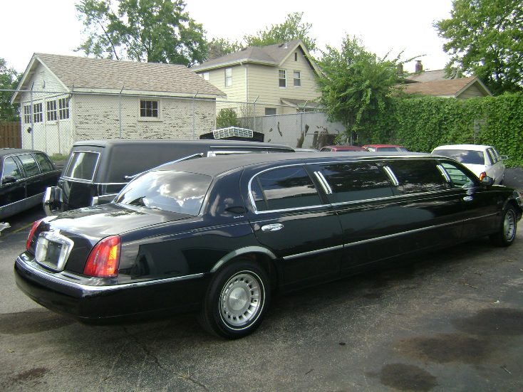Lincoln DaBryan Coach 85 inches Limo