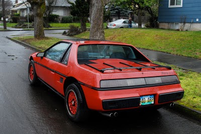 Pontiac Fiero SE 2M6