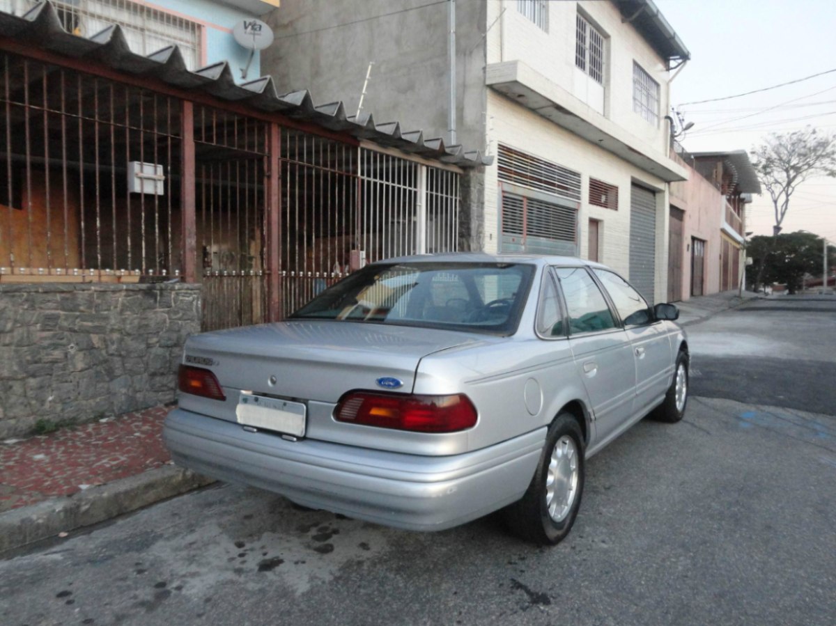 Ford Taurus GL 30