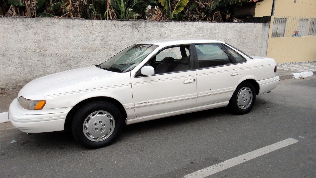 Ford Taurus GL 30