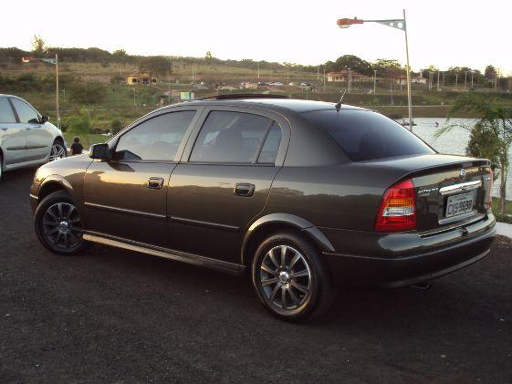 Chevrolet Astra GLS 20 MPFi Sedan