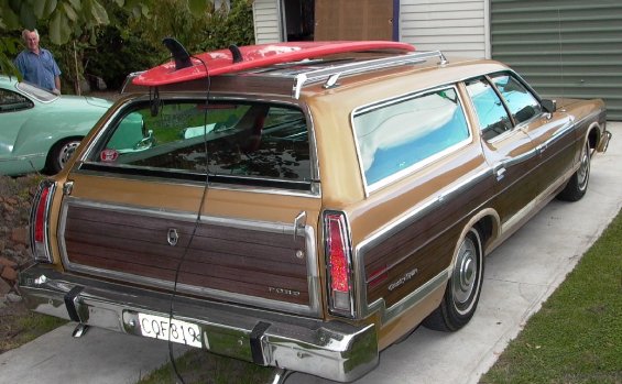 Ford LTD Country Squire