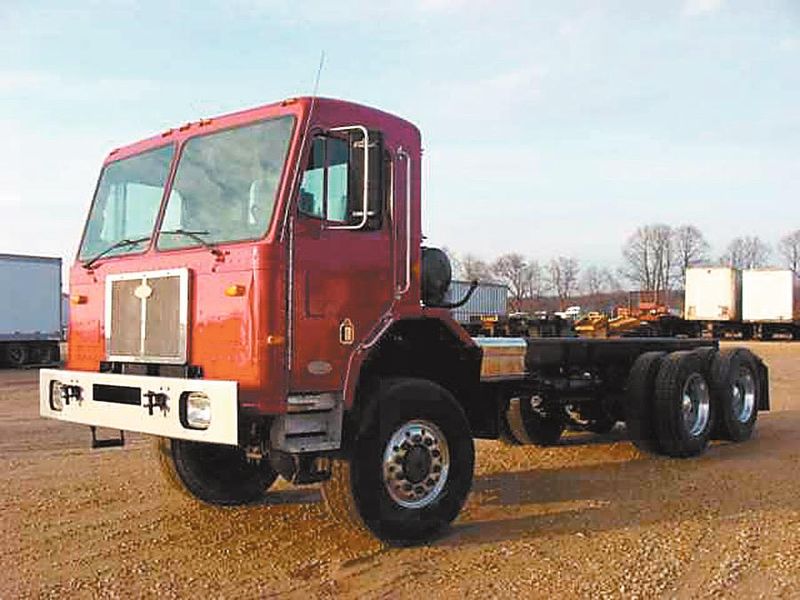 Peterbilt 320