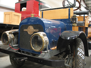 Menominee Model E-W Ton Express Menominee Model E-W Ton Express