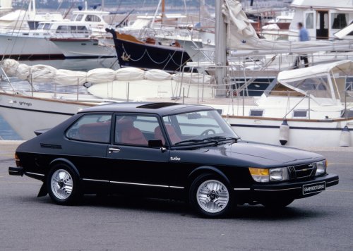 Saab 900i