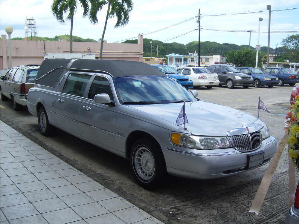 Lincoln Continental Town Car hearse