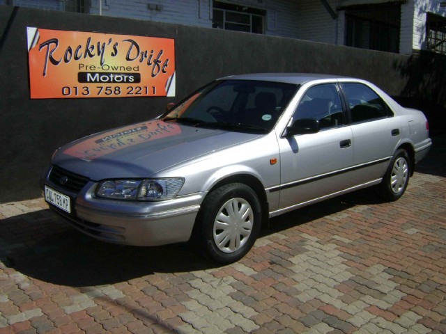 Toyota Camry 220GL