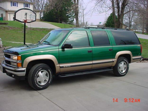 Chevrolet Suburban 1500 LT