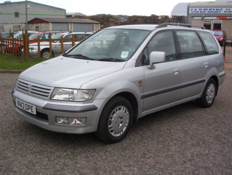 Mitsubishi Space Wagon GLX