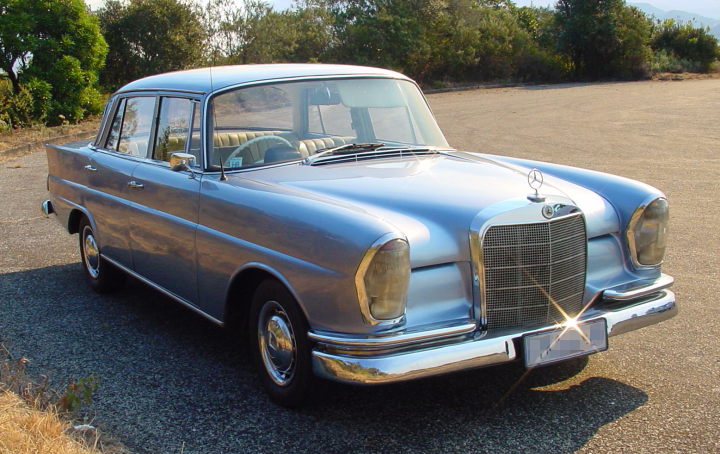 Mercedes-Benz 220 B