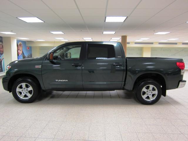 Toyota Tundra SR5 V8 57L Crew Max