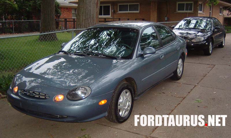 Ford Taurus SE