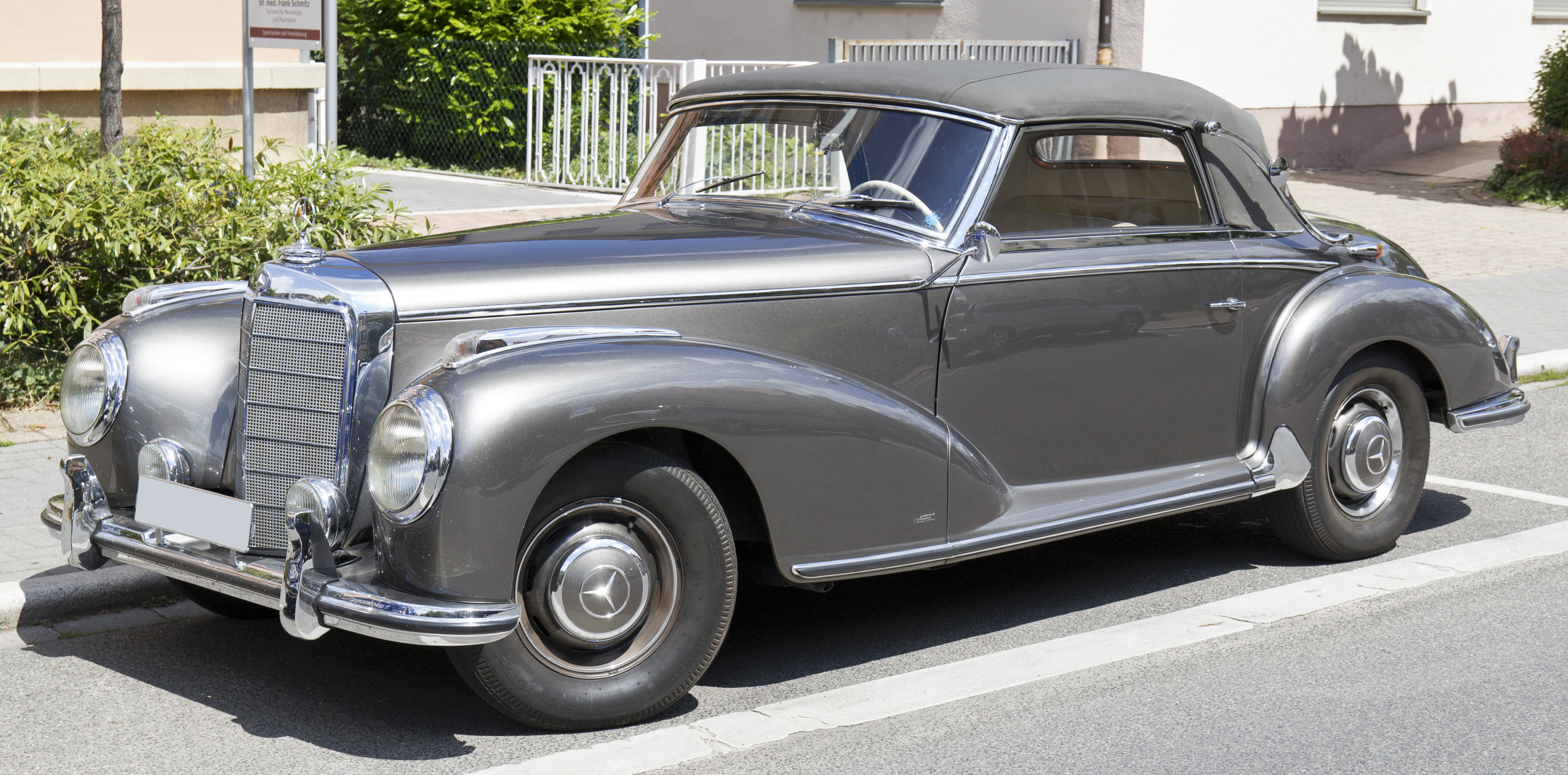 Mercedes-Benz 300 S