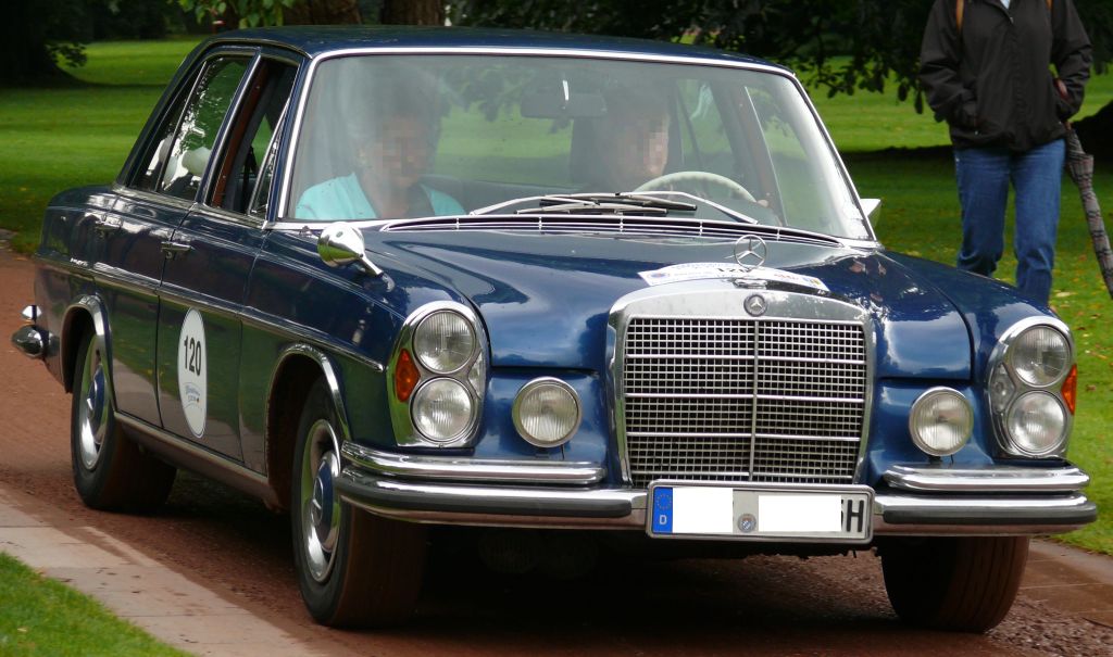 Mercedes-Benz 109