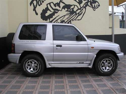 Mitsubishi Pajero GLS-B V6 3000