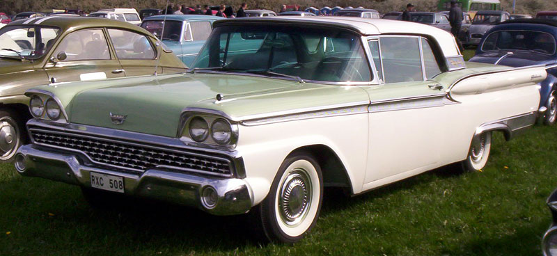 Ford Fairlane 500 Skyliner