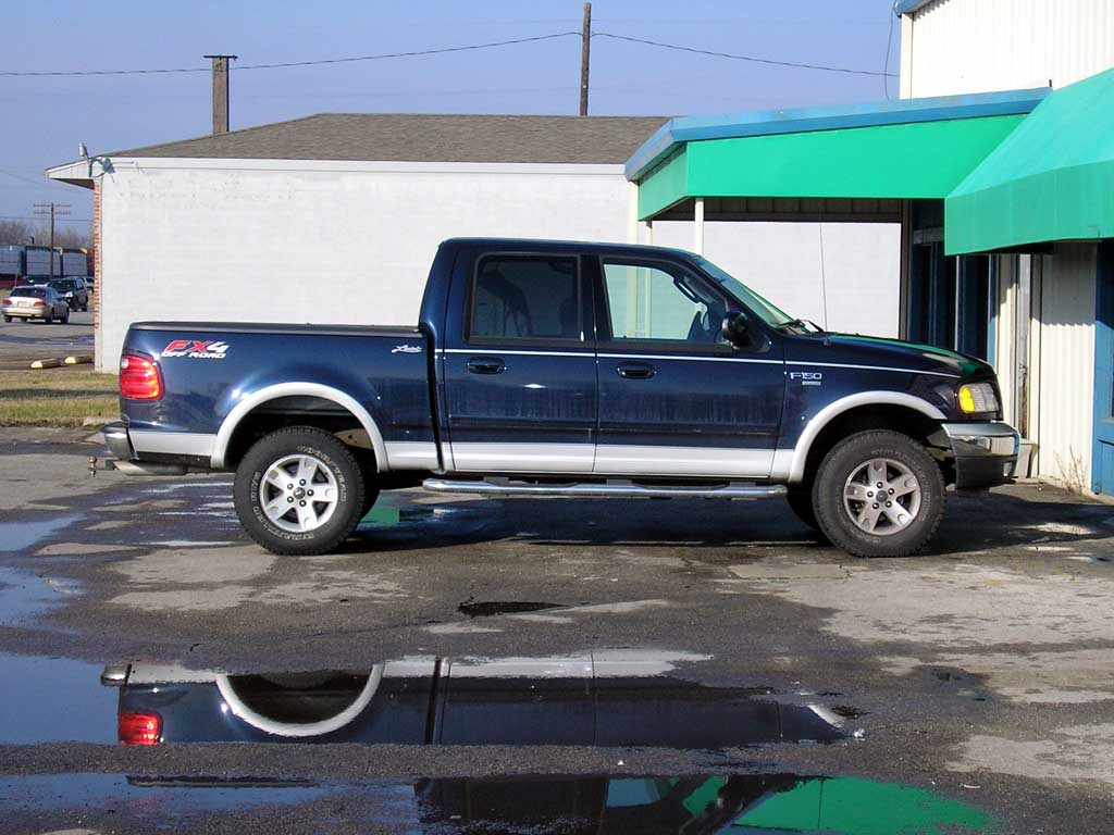 Ford F-150 XLT FX4 crew cab