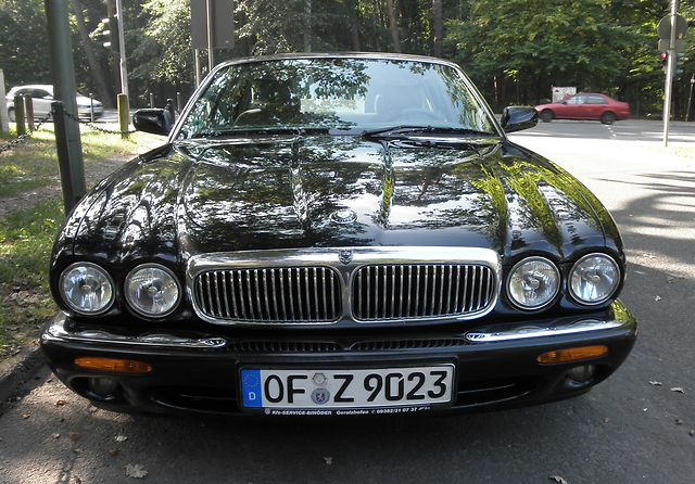 Jaguar XJ8 Centenary