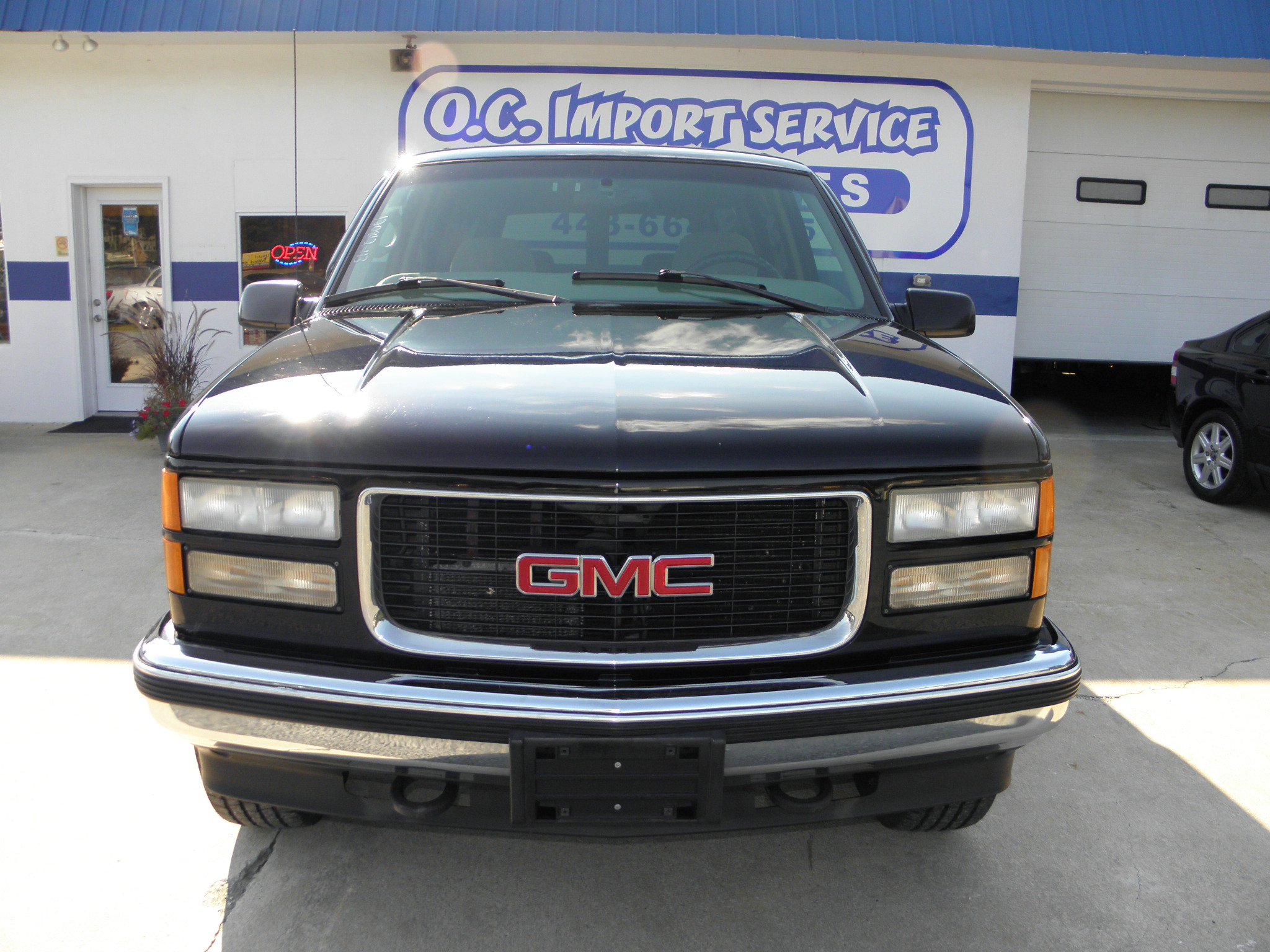 GMC Suburban 1500 SLE:picture # 12 , reviews, news, specs, buy car 1999 Chevy Suburban 1500 Towing Capacity