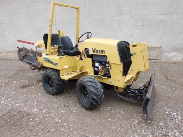 Vermeer RT450 trencher