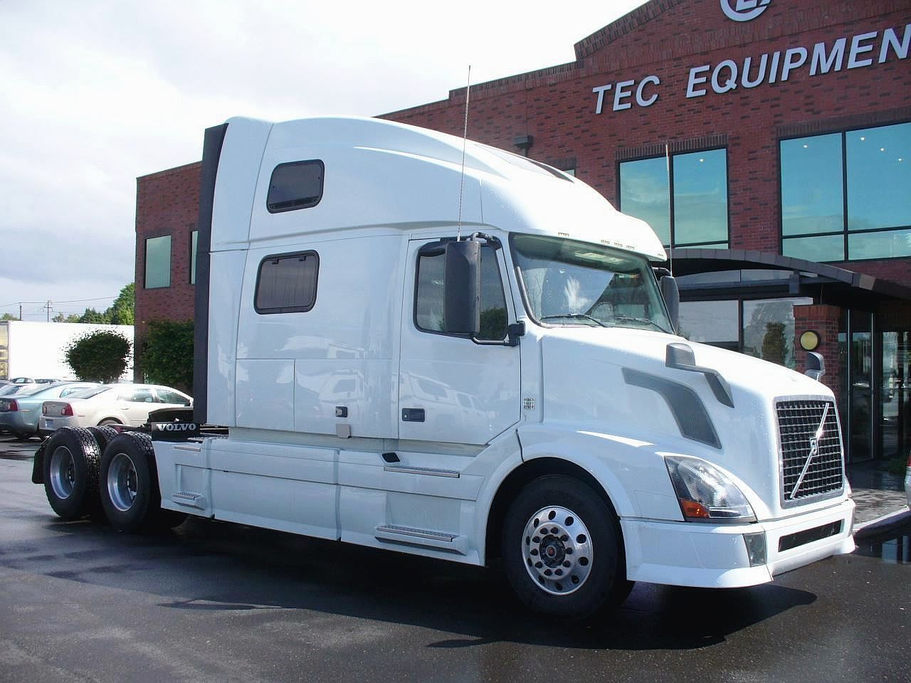 Volvo VNL64T