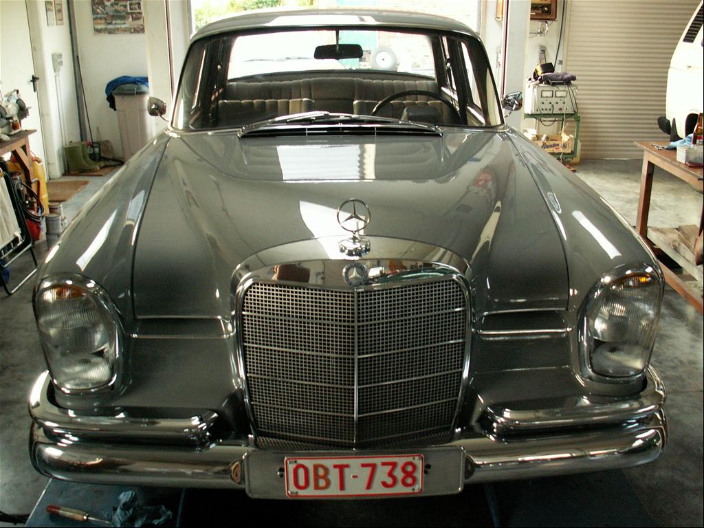 Mercedes-Benz 230S