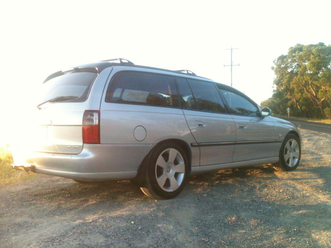 Holden Commodore VT Berlina 38 Wagon