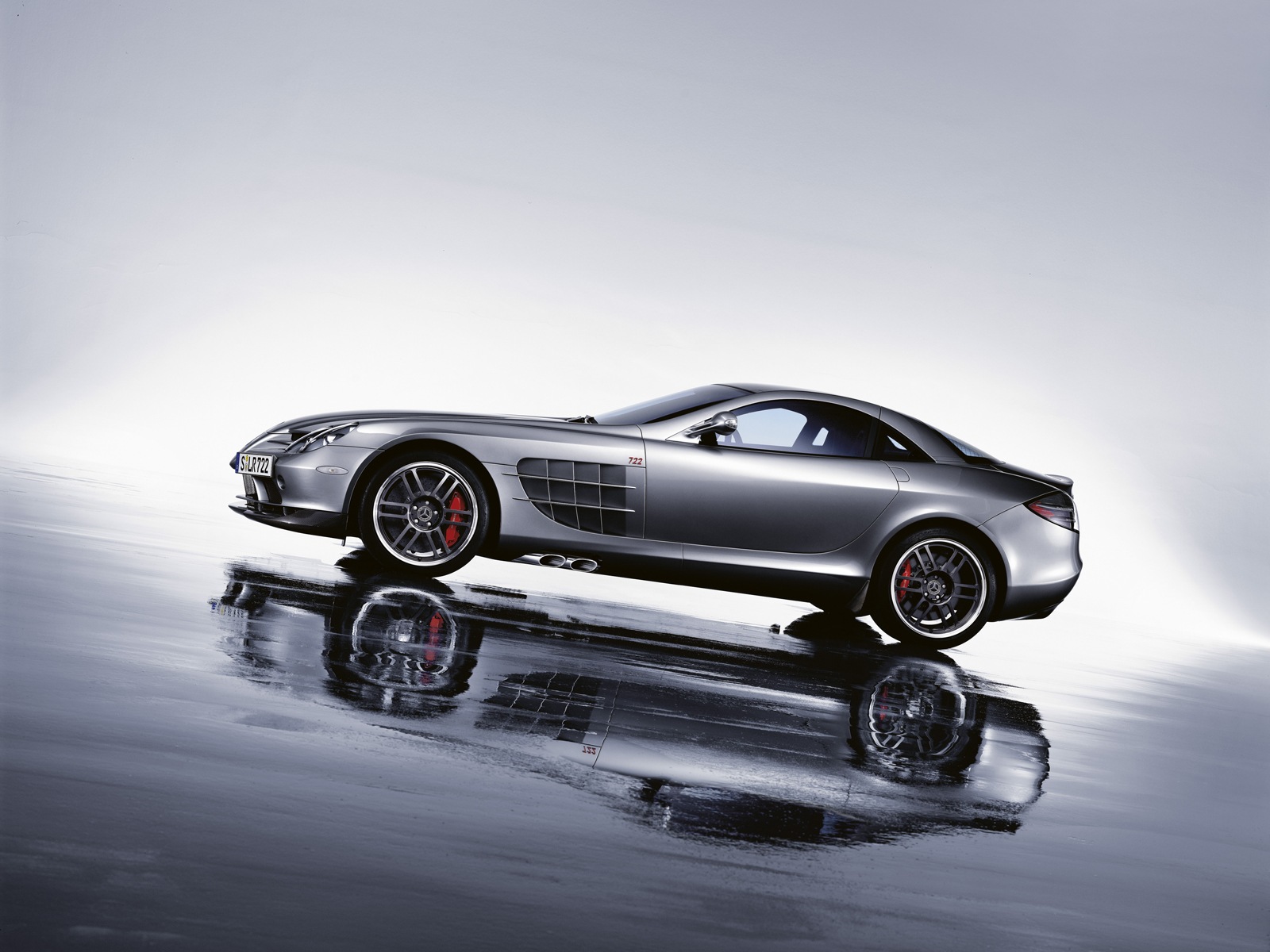 McLaren Mercedes SLR 722