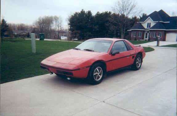 Pontiac Fiero SE