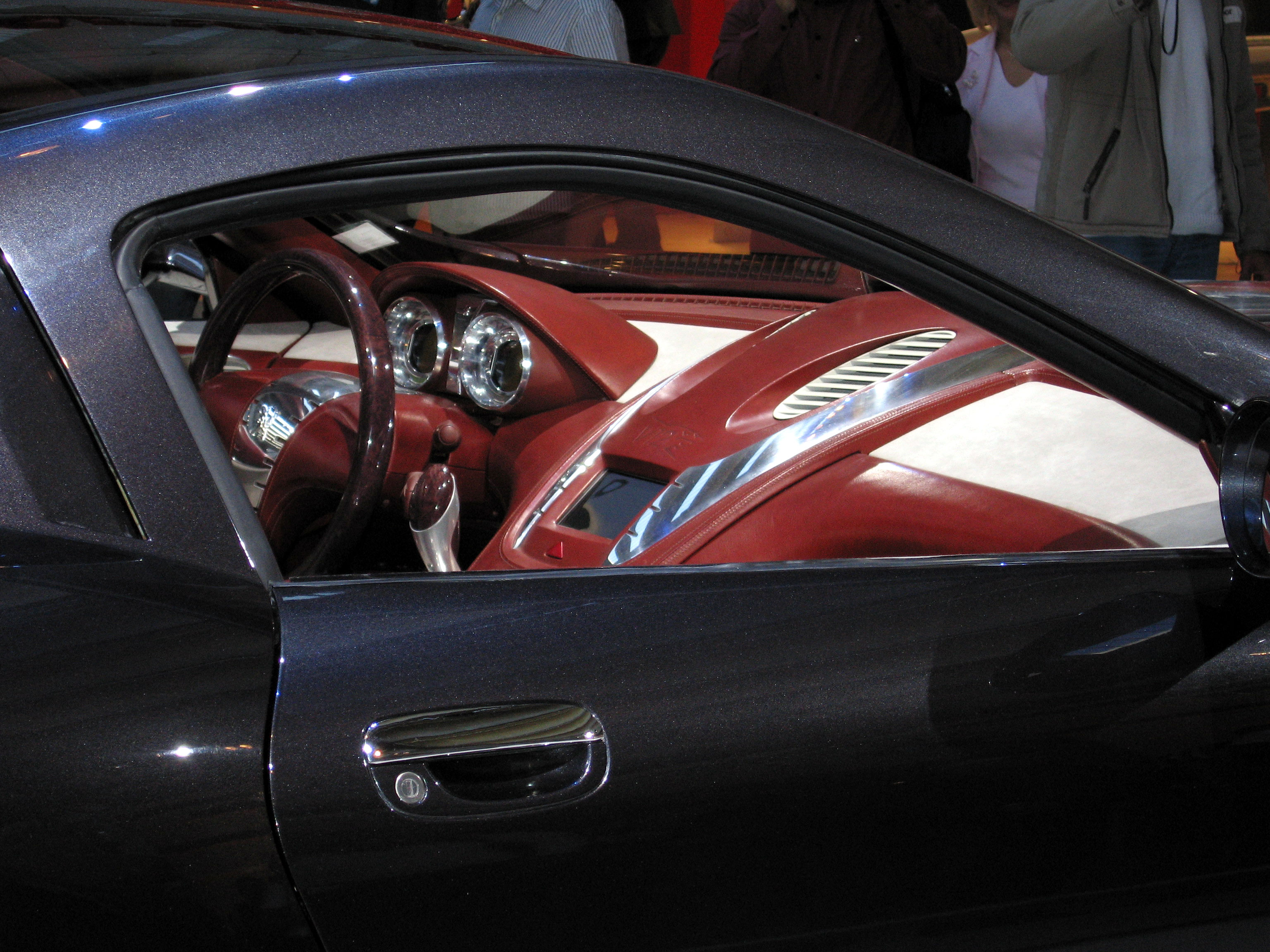 Peugeot 907 interior