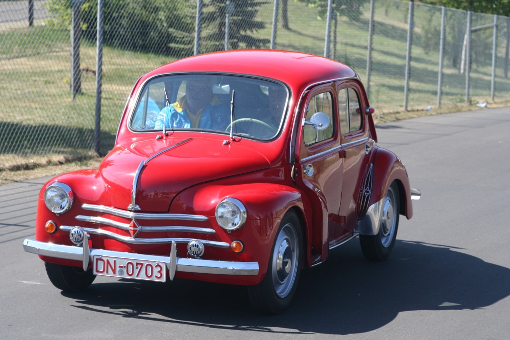 Renault 4CV