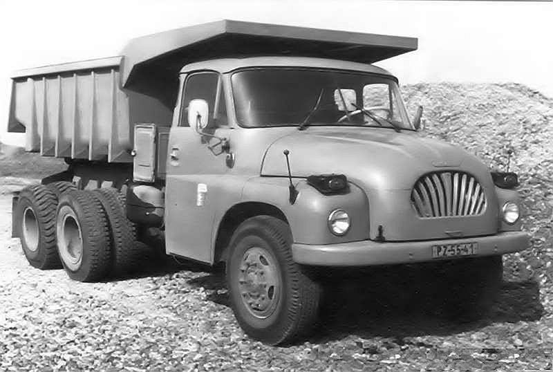 Tatra T138