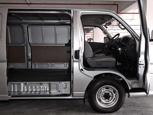 Nissan Urvan 30TDi