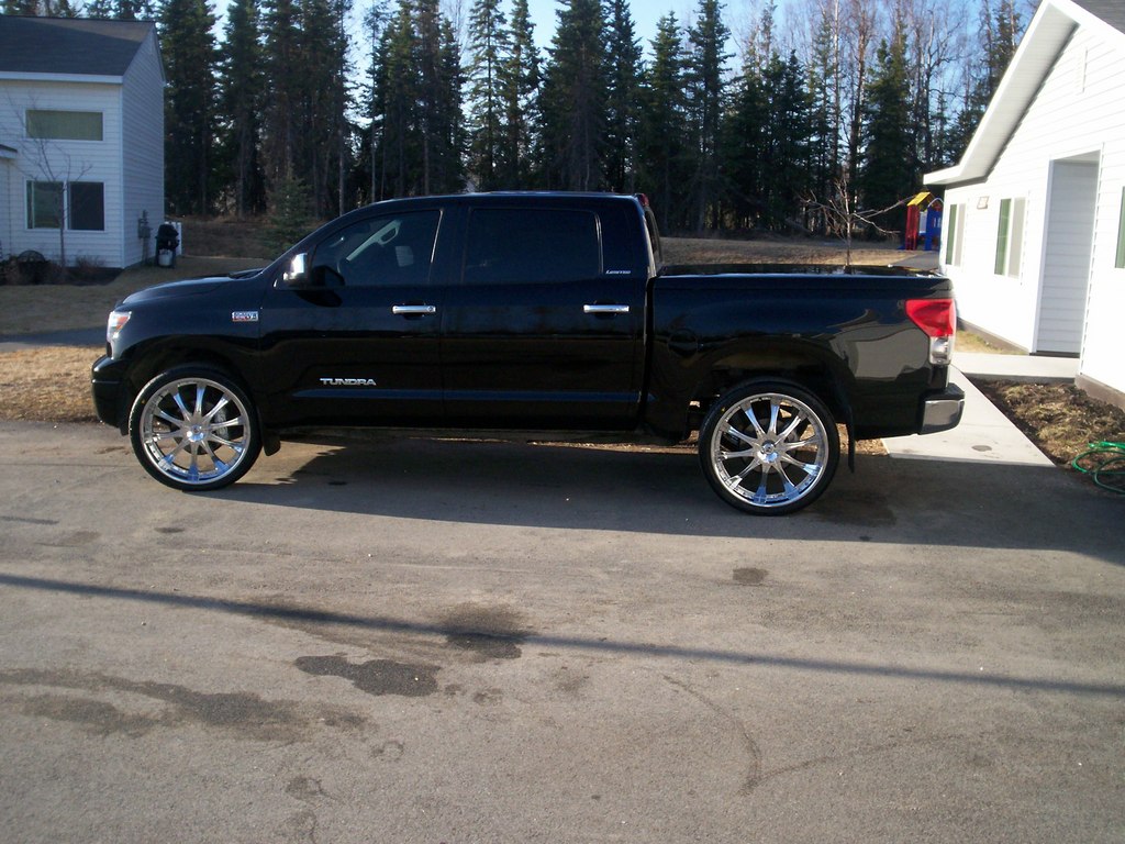 Toyota Tundra заниженная