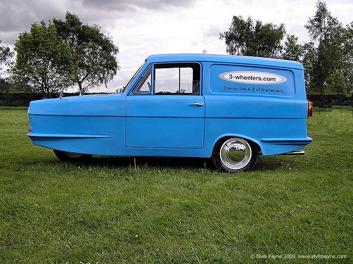 Reliant Regal Supervan 330