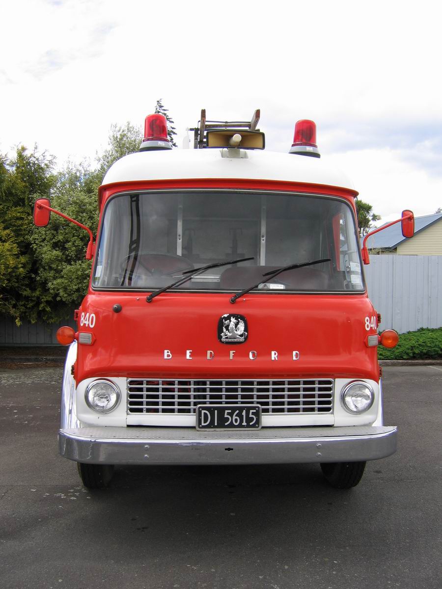 Bedford J4LC3 Bedford J4LC3