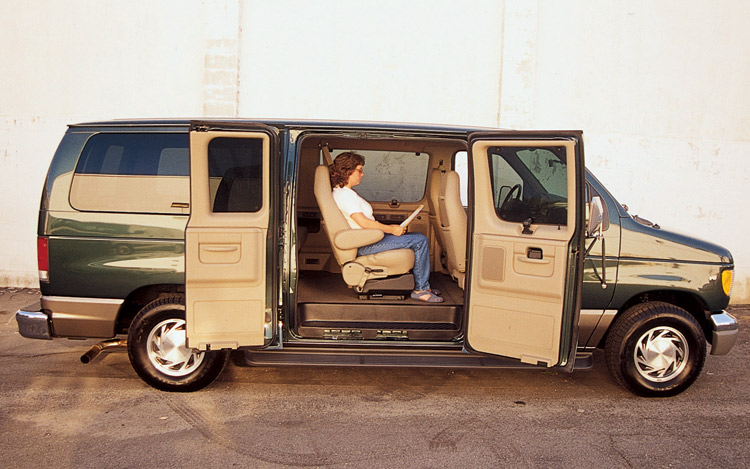 Ford E-150 Traveler