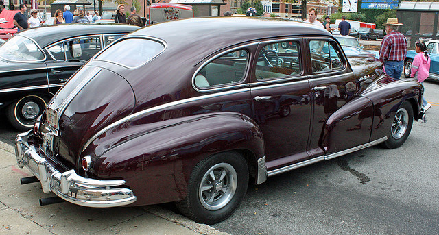 Pontiac Streamliner Eight 4-dr sedan