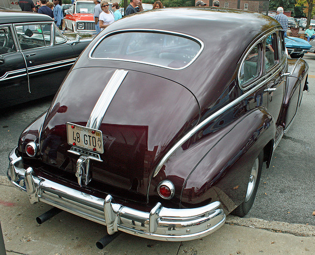 Pontiac Streamliner Eight 4-dr sedan