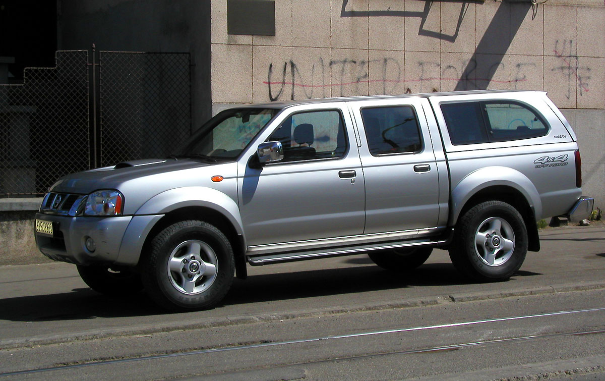 Nissan Terrano AX 25 Di Crew Cab