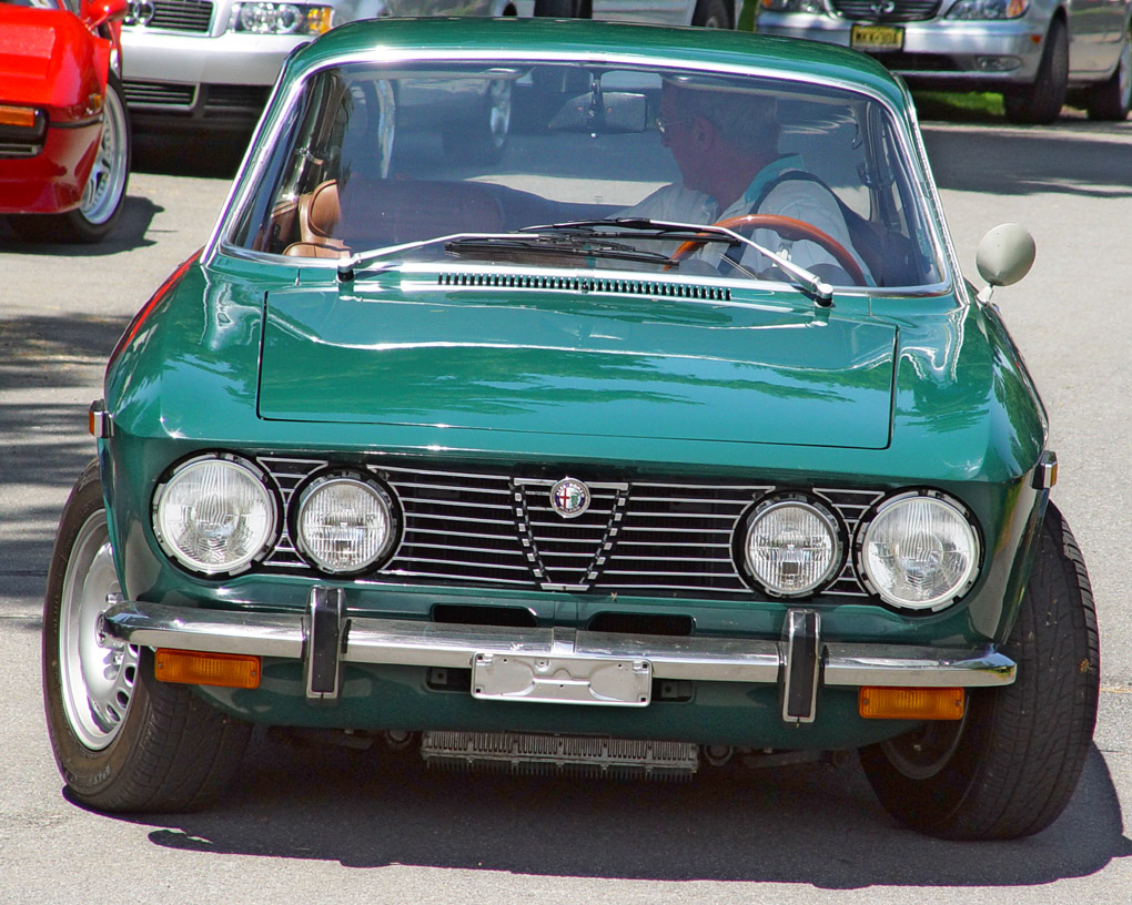 Alfa Romeo 2000GT coupe