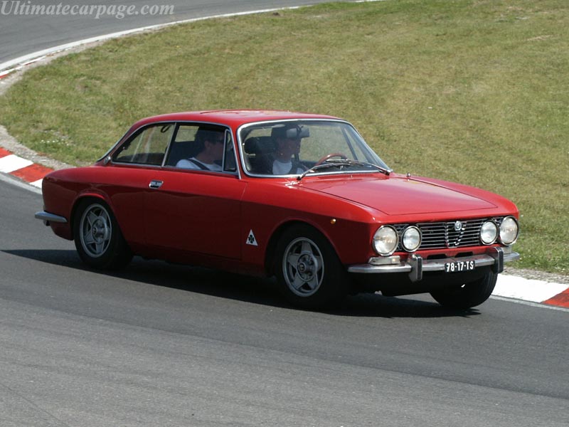 Alfa Romeo 2000GT coupe