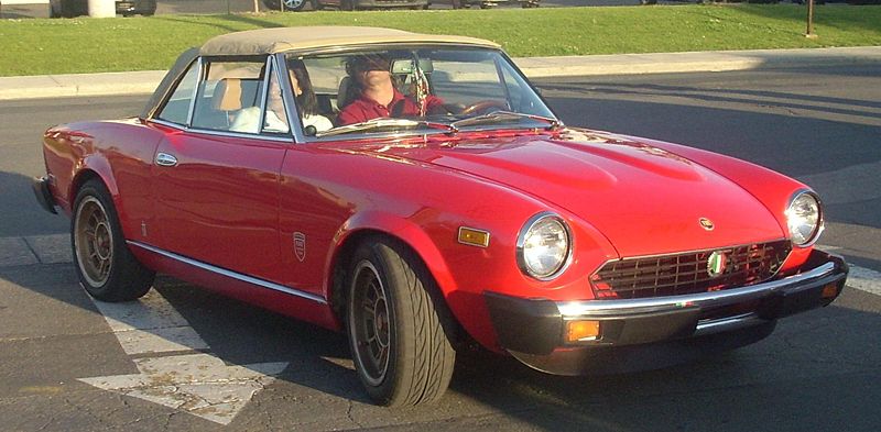 Fiat 124 Sport 2-dr