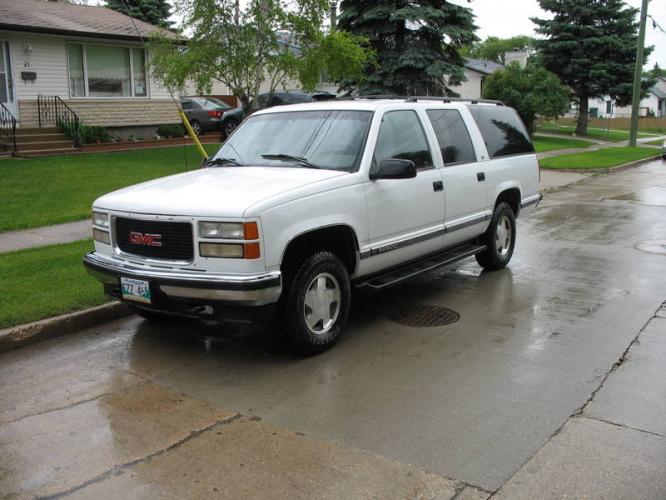 GMC 1500 Suburban SLE