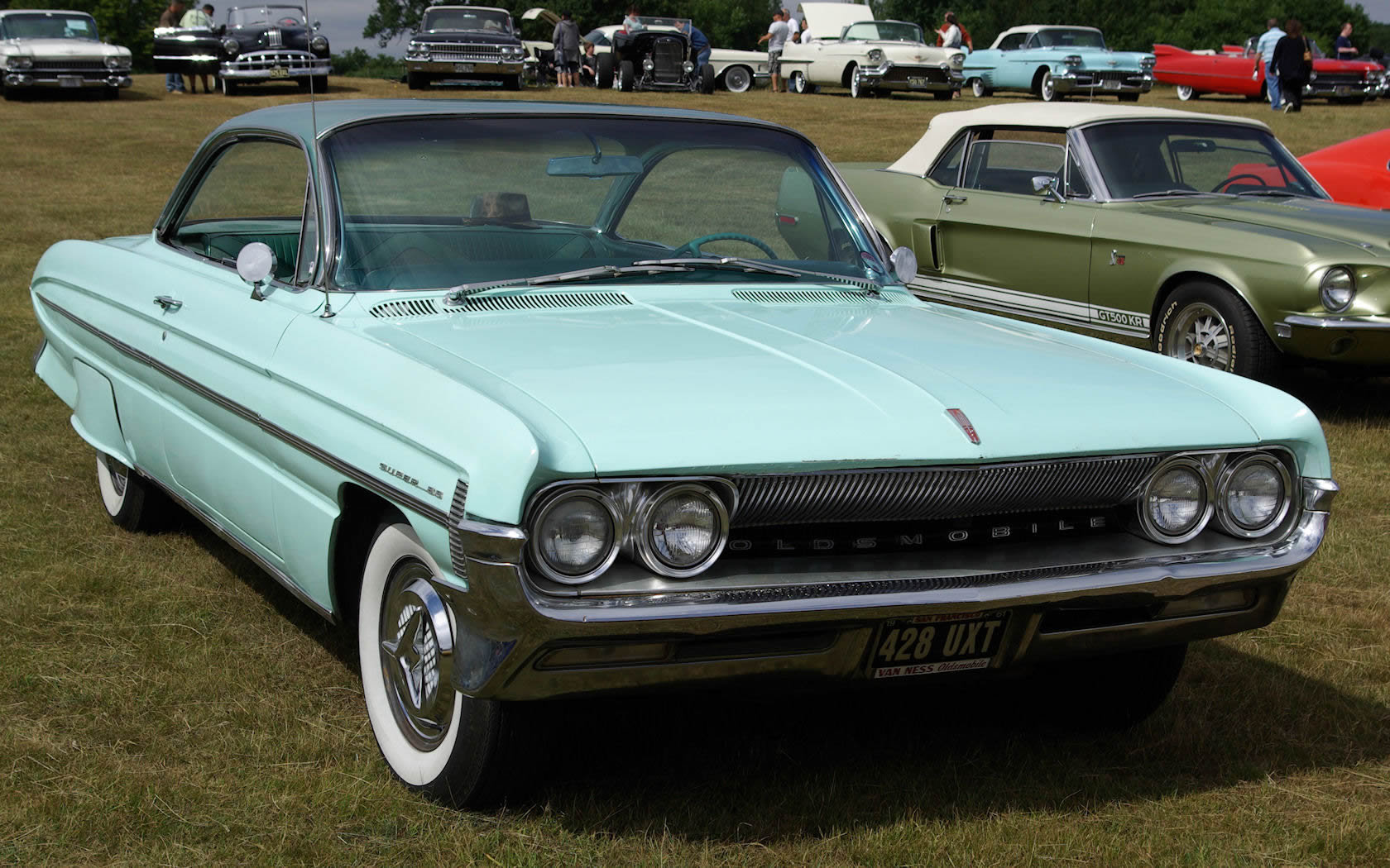 Oldsmobile Super 88 Holiday Sport Coupe